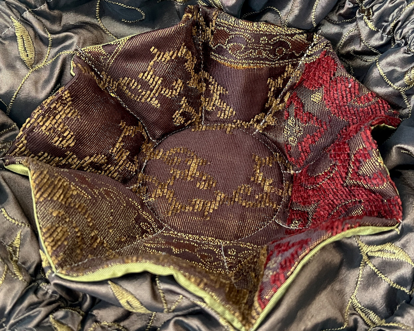Vermillion Thicket - Medium Bag